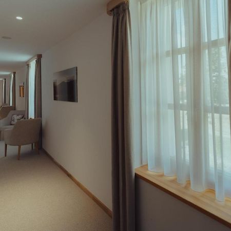 Brigaderos Hotel Brigadir Borsi エクステリア 写真